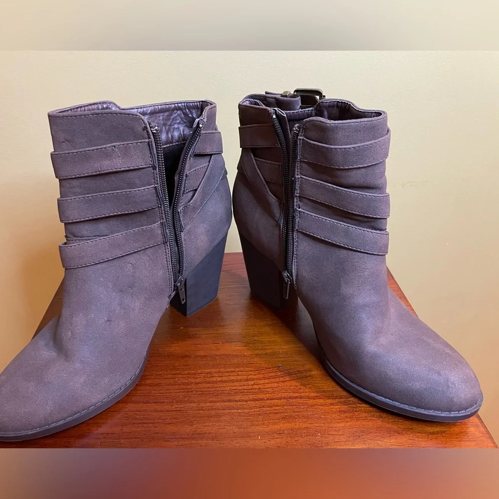 Just Fab Brown Boots - Size 10 - Picture 10 of 13